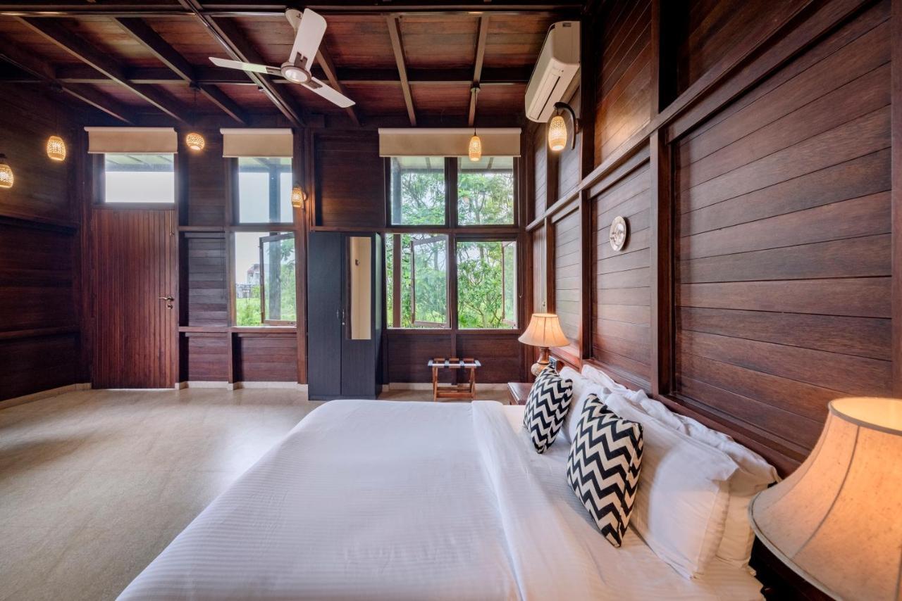 Saffronstays Boulevard Loghouse - A Wooden Chalet Amidst Nature Kārli Exterior foto